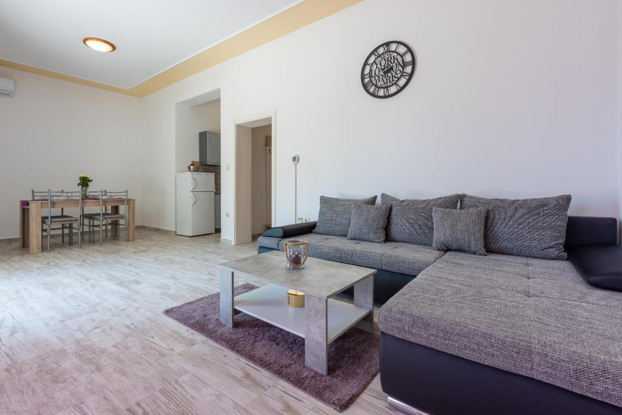 Apartments Antonija Crikvenica Dış mekan fotoğraf